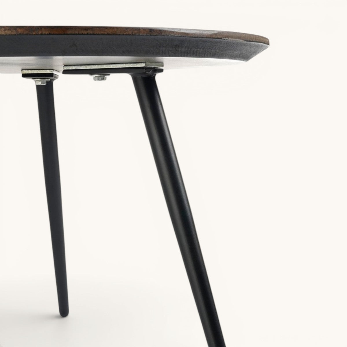 Bijzettafel Koto, set van twee ronde tafels met straalsgewijs houtpatroon