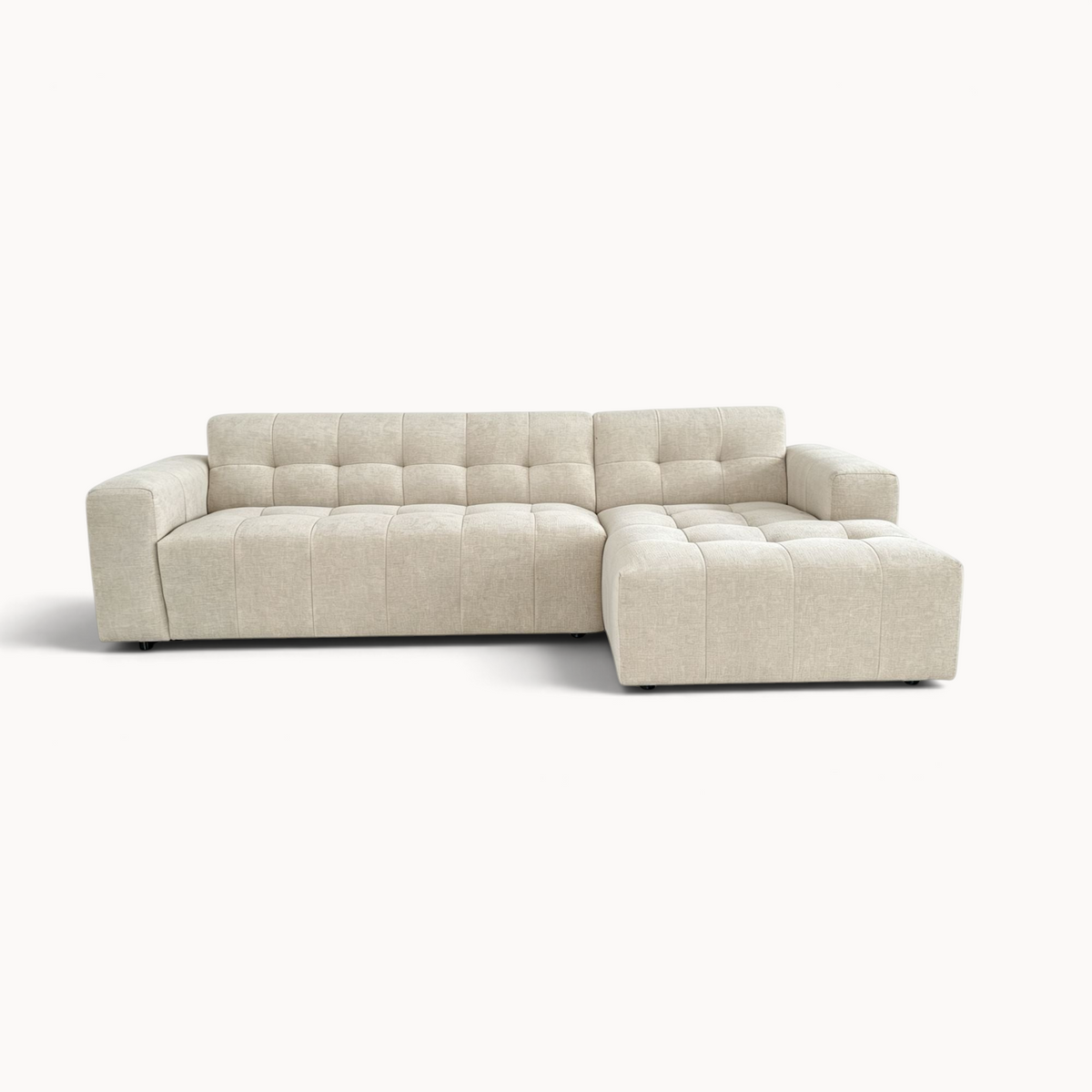 Aika MySofa Nagi beige stoffen hoekbank met gecapitonneerde zitting en chaise longue