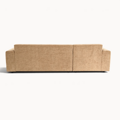 Achteraanzicht van de beige Aika MySofa Nagi loungebank met een gestructureerde stoffen bekleding.