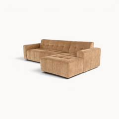 Aika MySofa Nagi loungebank in beige met een getuft ontwerp en een comfortabele hoekopstelling