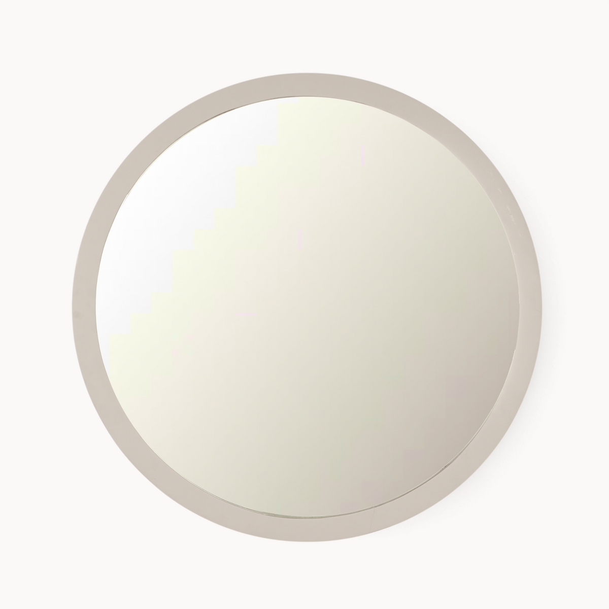 Aika ronde spiegel Ensō met een minimalistisch lichtgrijs frame voor een modern interieur