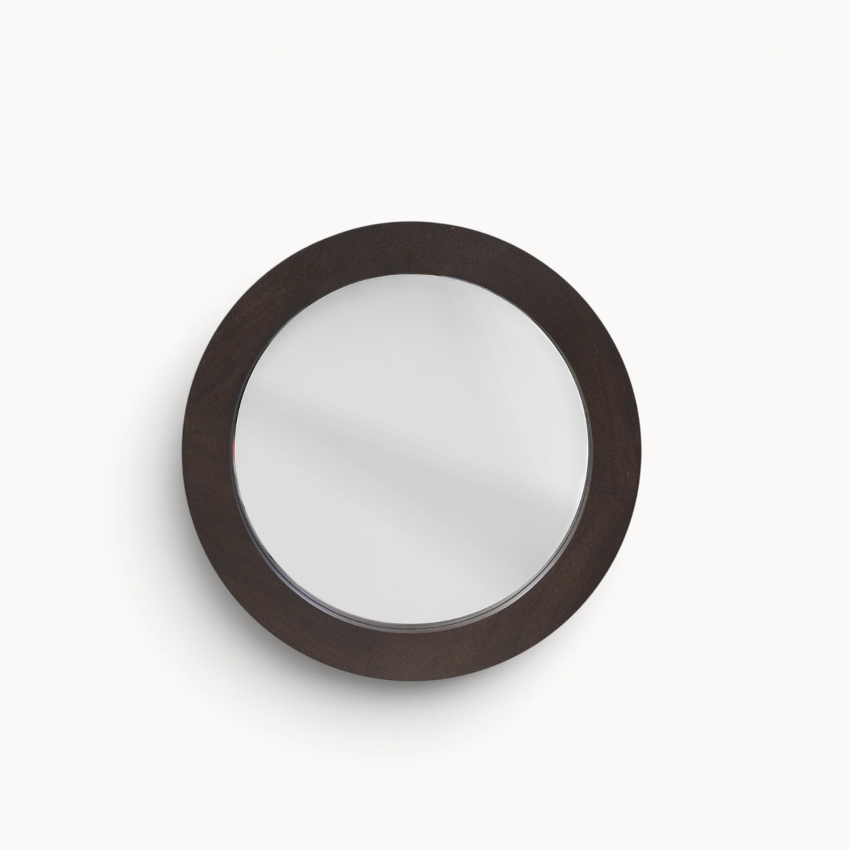 Aika ronde spiegel Ensō met een donkerhouten frame in een minimalistisch en tijdloos design.