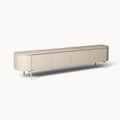 Aika Engawa tv-meubel in een lichte kleur met afgeronde hoeken en slanke poten in een minimalistisch design.