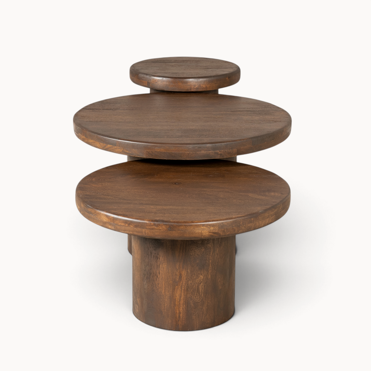 Aika Kumi salontafel set van donkerbruin hout met drie ronde bladen op verschillende hoogtes