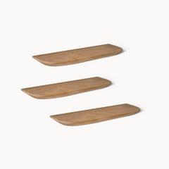 Aika set van drie houten wandplanken met een natuurlijke afwerking en afgeronde hoeken voor aan de muur