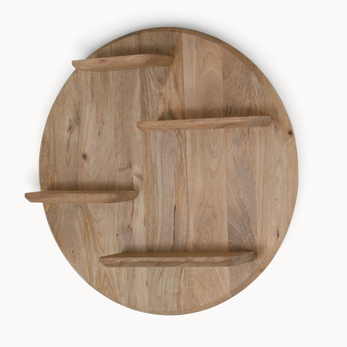 Aika Wandrek Kier, een rond wandrek van natuurlijk mangohout met vier asymmetrische legplanken voor decoratie.