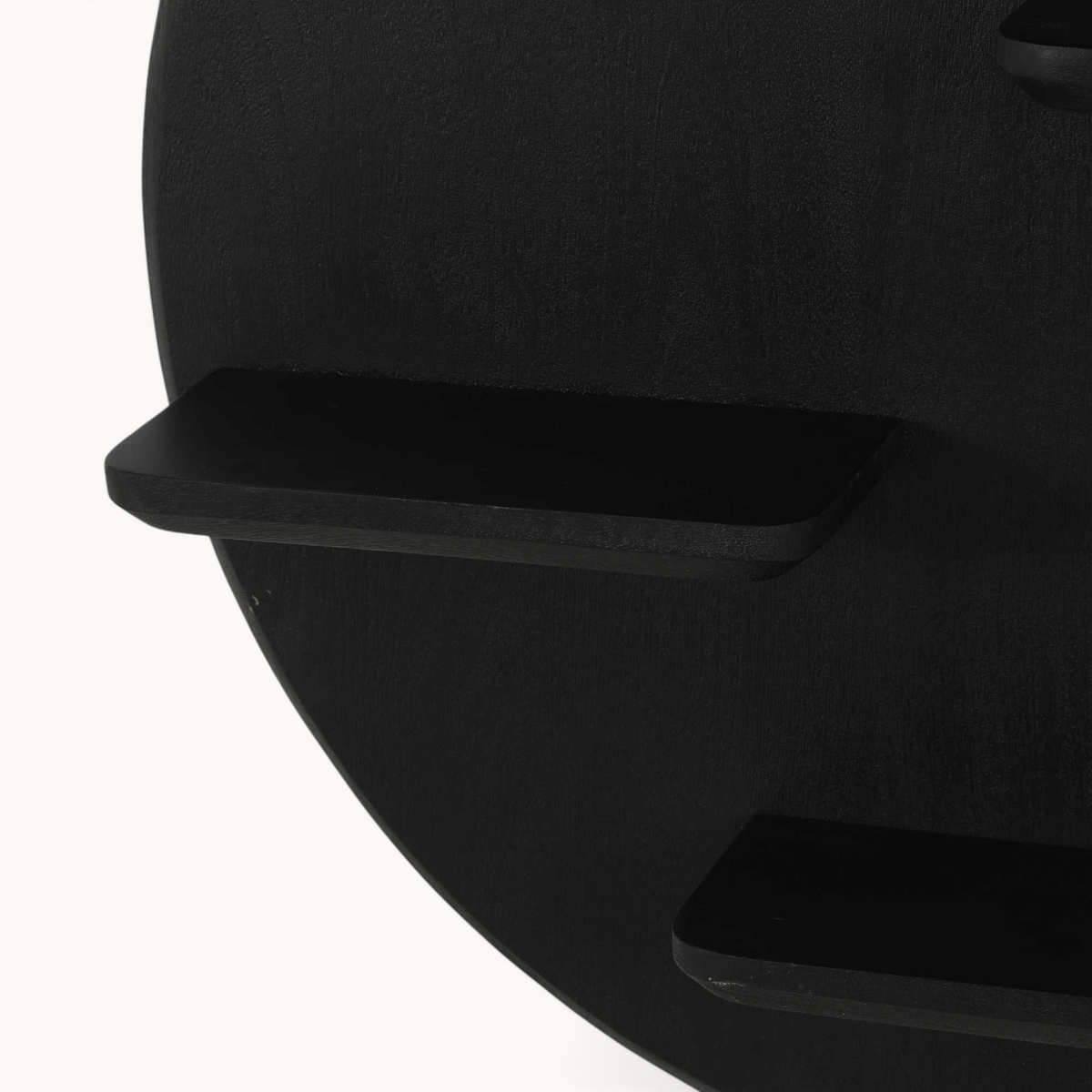Aika Wandrek Kier in zwart hout met ronde vorm en minimalistische legplanken