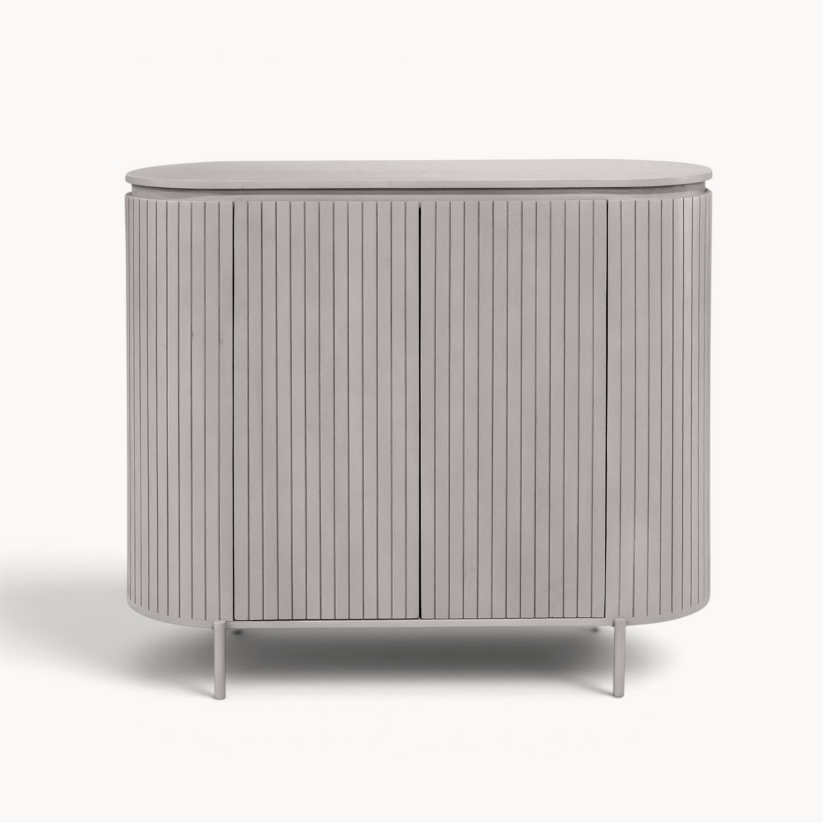 Aika Tansu kabinet in taupe met een ovaal ontwerp en verticale latten op de deuren