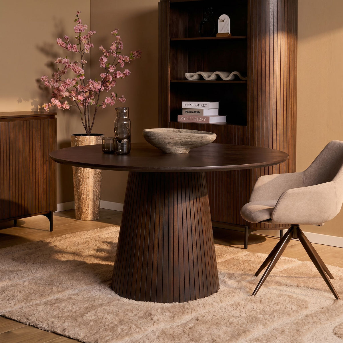 Ronde eettafel Tansu Bruin
