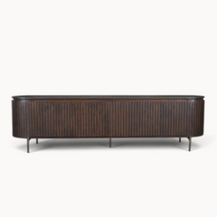 Aika Tansu tv-meubel in donkerbruin hout met een elegant geribbeld ontwerp en slanke metalen poten