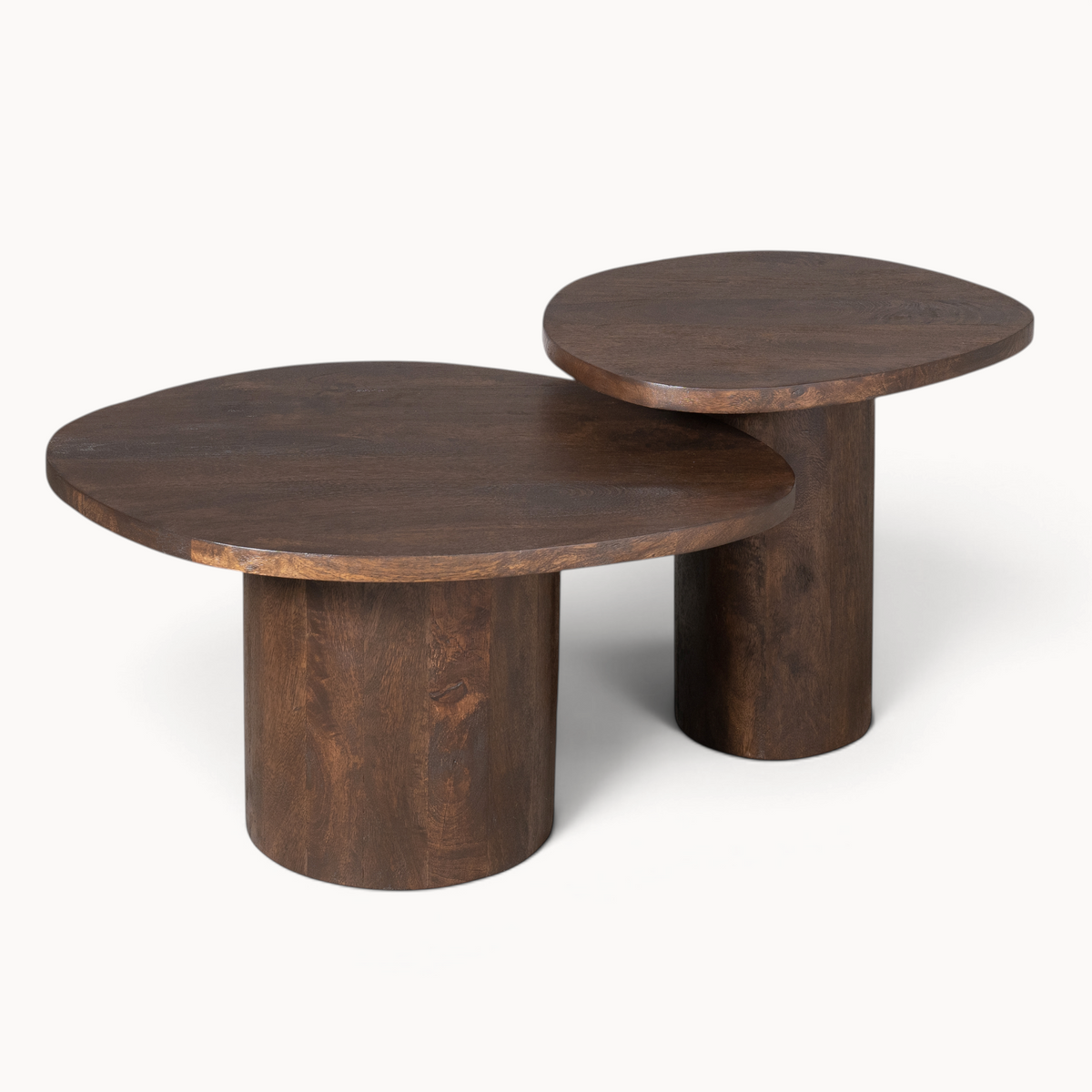 Aika salontafel set Trio met twee ronde donkerbruine houten tafels op robuuste cilindervormige poten