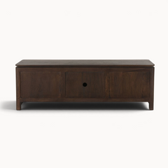 Aika Iwa tv-meubel in donkerbruin hout met drie kastdeuren en een kabelopening in een minimalistisch design