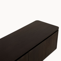 Aika zwevend tv meubel Iwa in donkerbruin hout met afgeronde hoeken en strak modern design