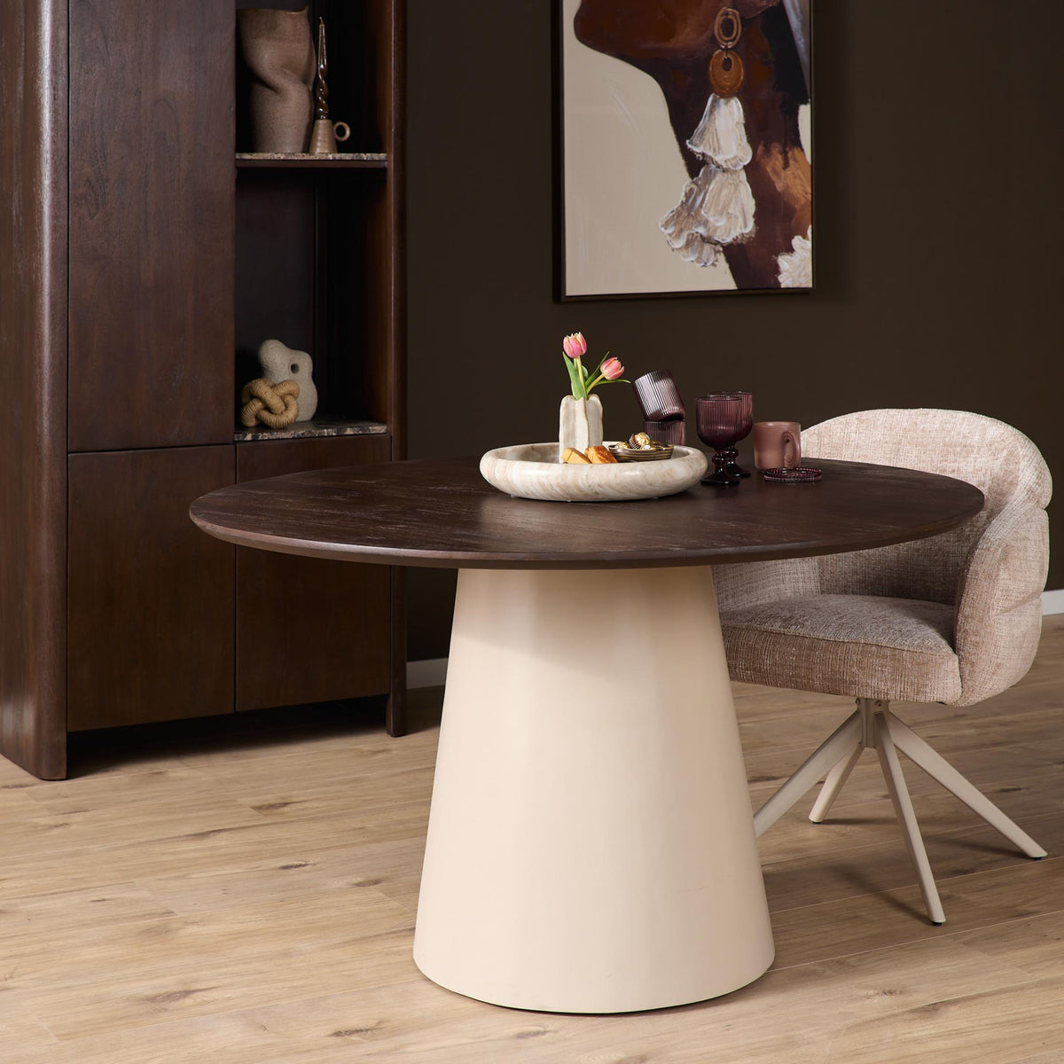 Eettafel Sova Rond Bruin met houten poot