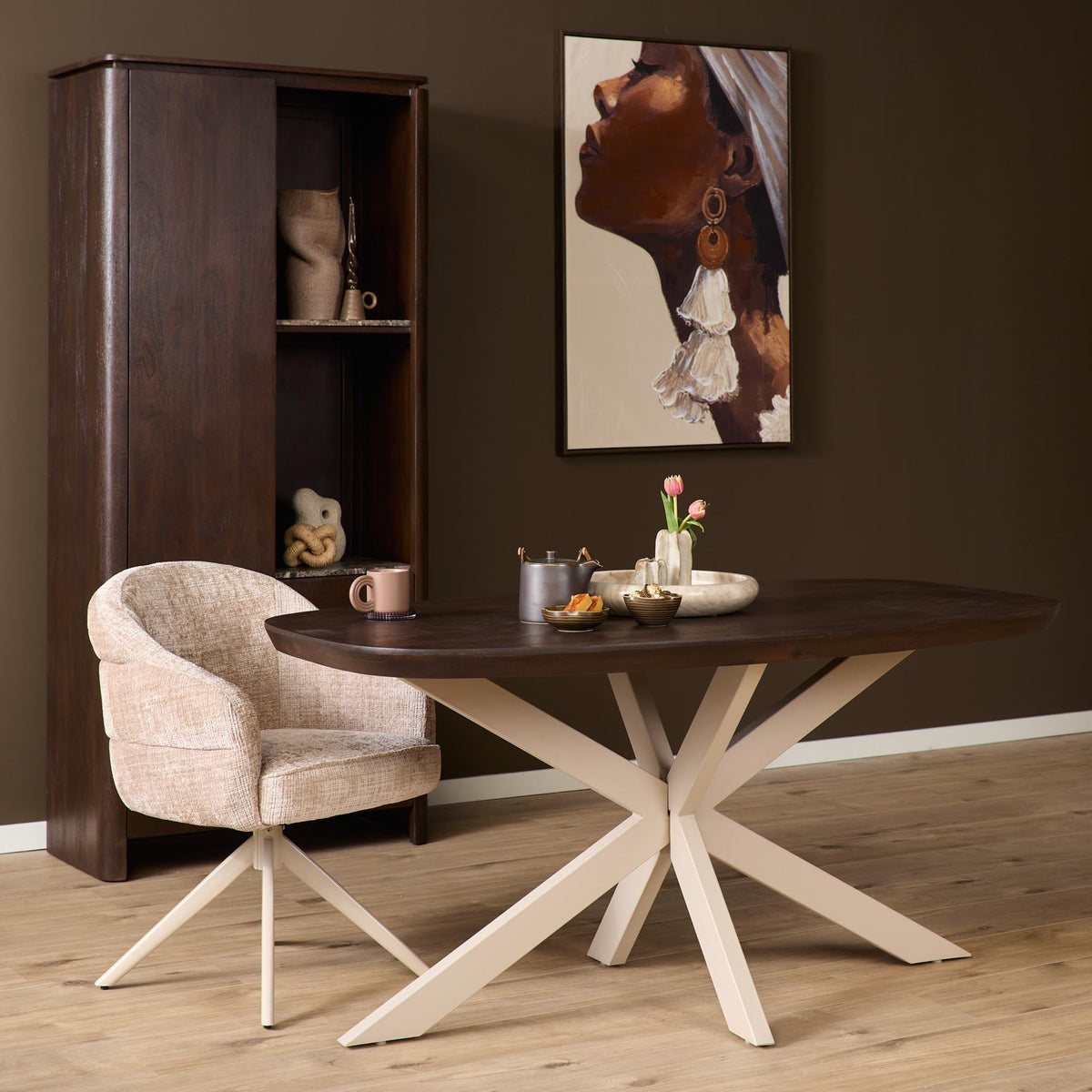 Eettafel Sova Ovaal 160 cm Bruin met zandkleurige poot
