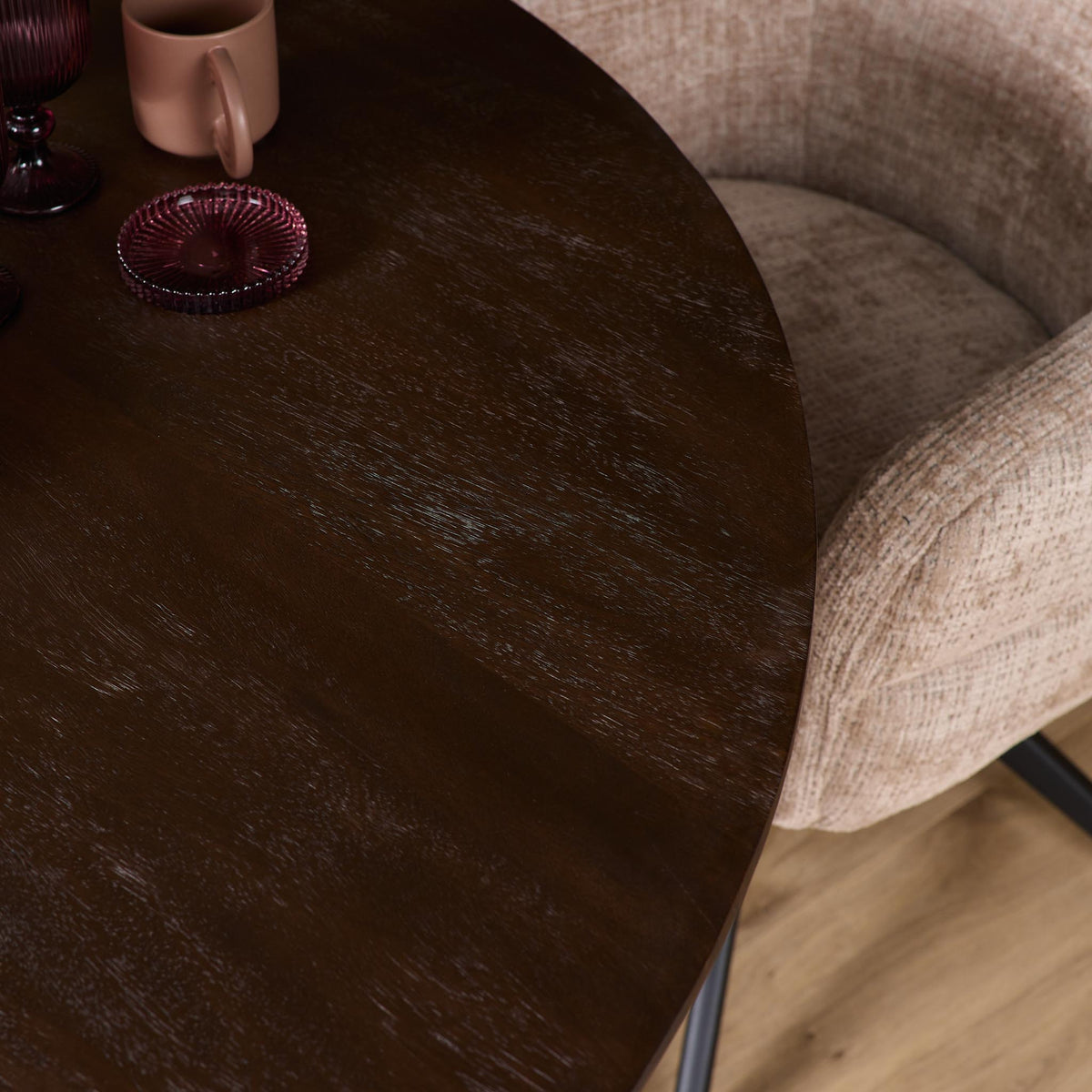 Eettafel Sova Rond Bruin met zwarte poot