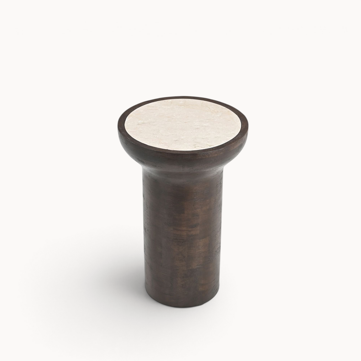 Aika Bijzettafel Zoë met een donkerbruine houten voet en een rond beige stenen tafelblad