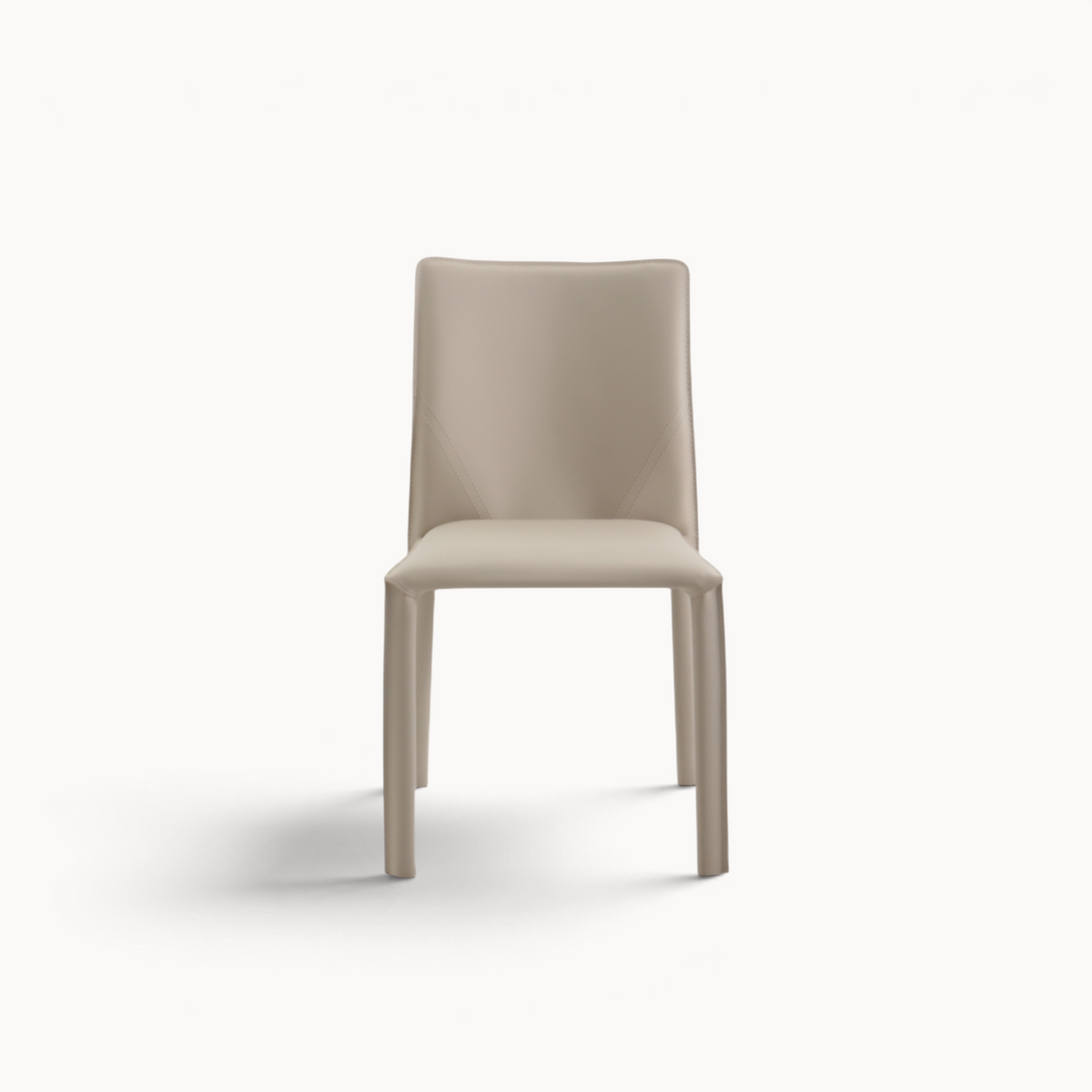 Aika Aki eetkamerstoel in beige kunstleer met strak modern design en gestikte details