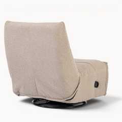 Aika Yasu relaxfauteuil in beige stof met draaivoet, achterkant aanzicht van de comfortabele fauteuil.