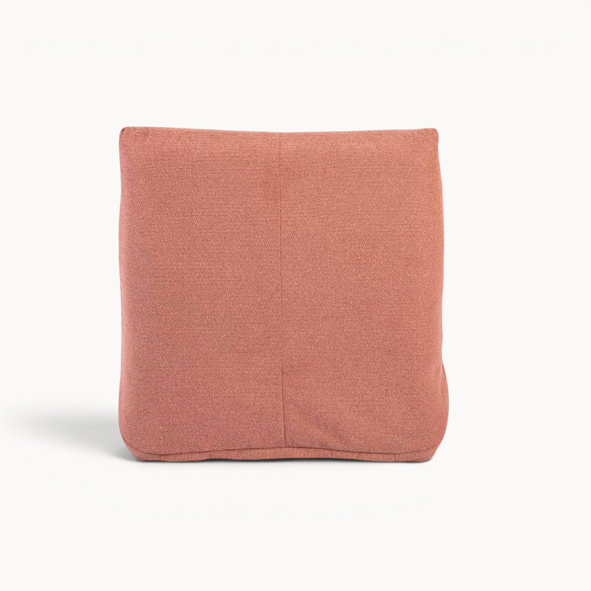 Aika Yasu relaxfauteuil in roze textiel met een zwart metalen draaivoet, achterkant zichtbaar.