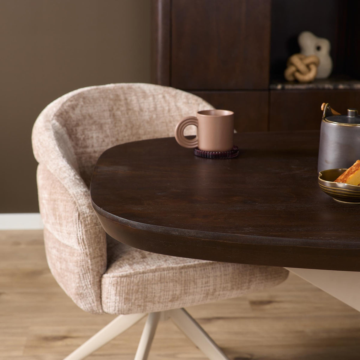 Eettafel Sova Ovaal 280 cm Bruin met zandkleurige poot