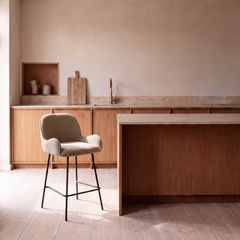 Barstoel Mila Taupe in de keuken